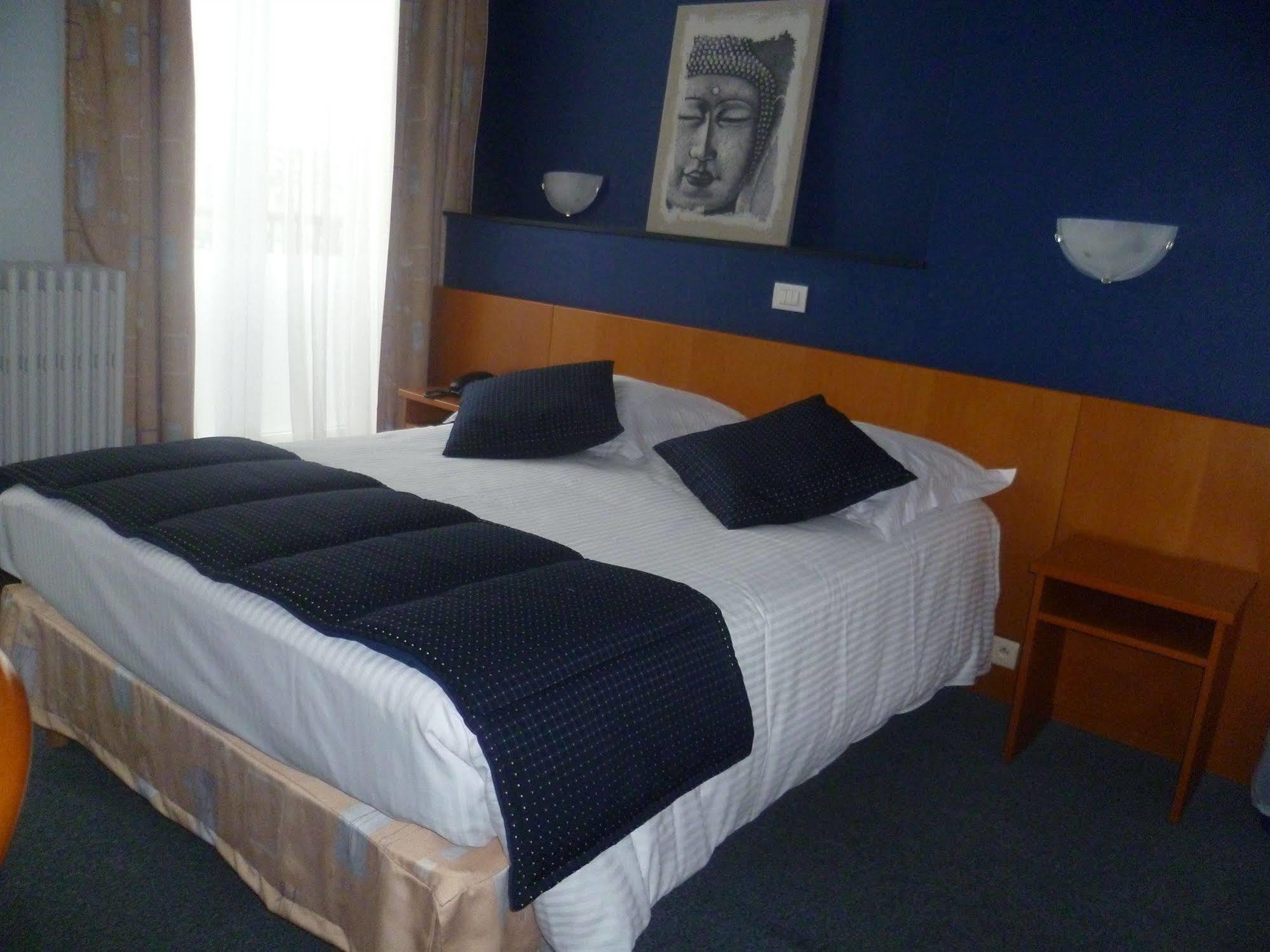 Hotel Le Terminus Mons Exteriör bild
